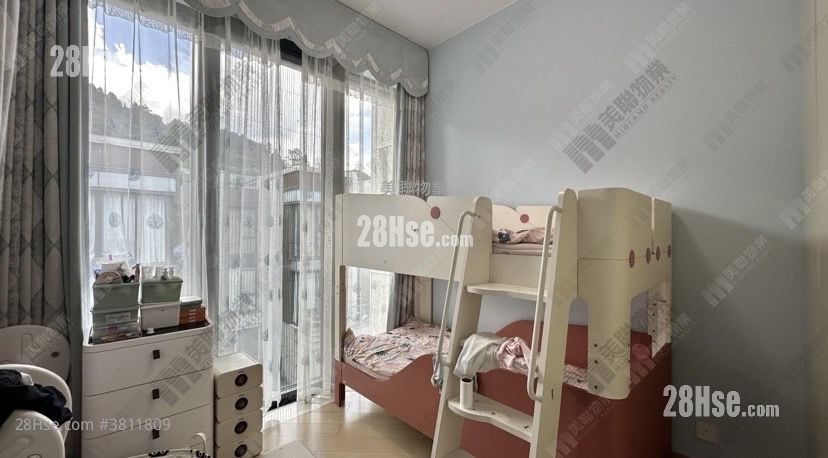 Valais Sell 3 Bedrooms 1,694 ft²