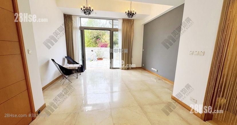 The Green Sell 3 Bedrooms 1,315 ft²