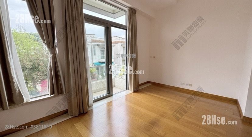 The Green Sell 3 Bedrooms 1,315 ft²