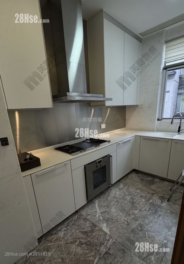 The Green Sell 3 Bedrooms 1,315 ft²