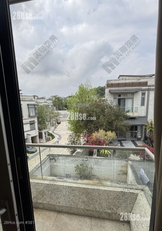 The Green Sell 3 Bedrooms 1,315 ft²