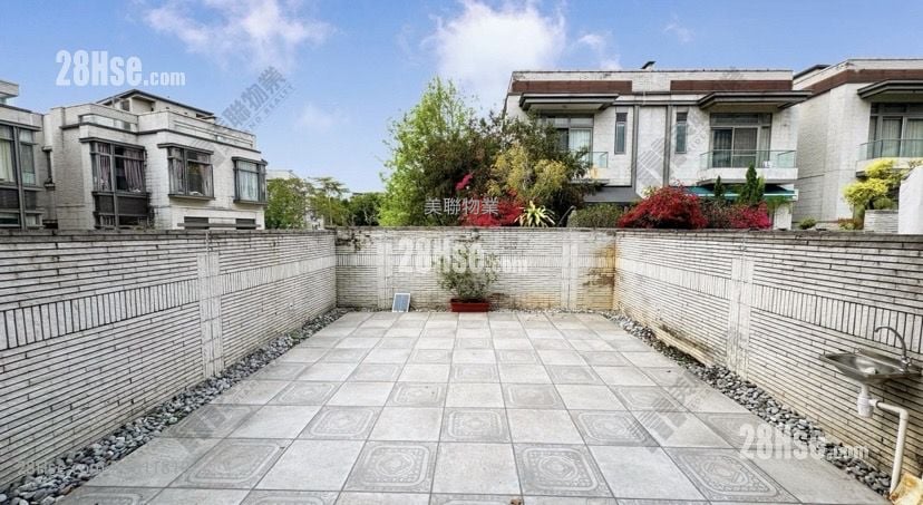 The Green Sell 3 Bedrooms 1,315 ft²