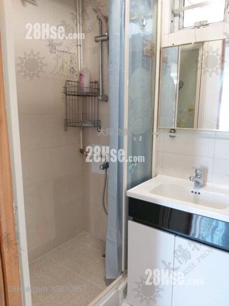 Po Yuen Mansion Sell 2 Bedrooms 324 ft²