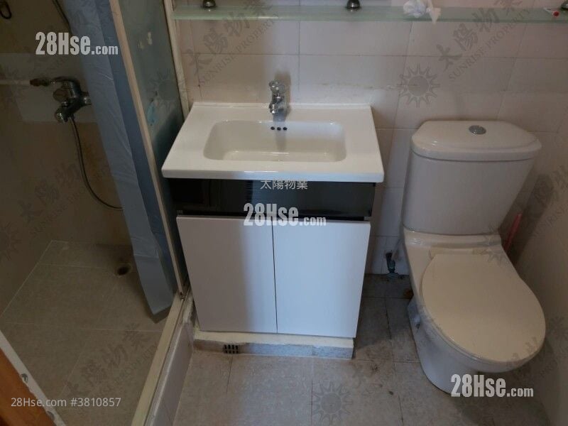 Po Yuen Mansion Sell 2 Bedrooms 324 ft²
