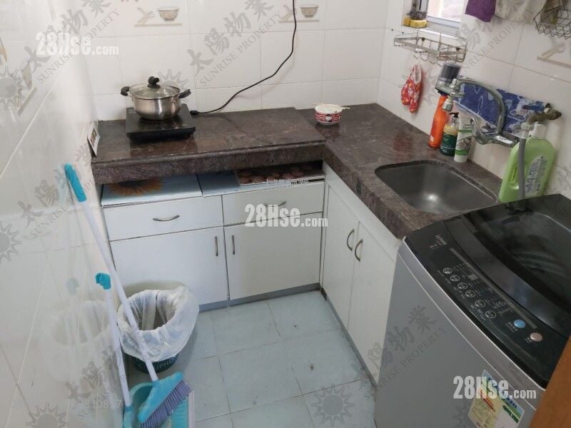 Po Yuen Mansion Sell 2 Bedrooms 324 ft²