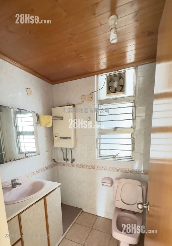 Metropolis Plaza Sell 3 Bedrooms 549 ft²