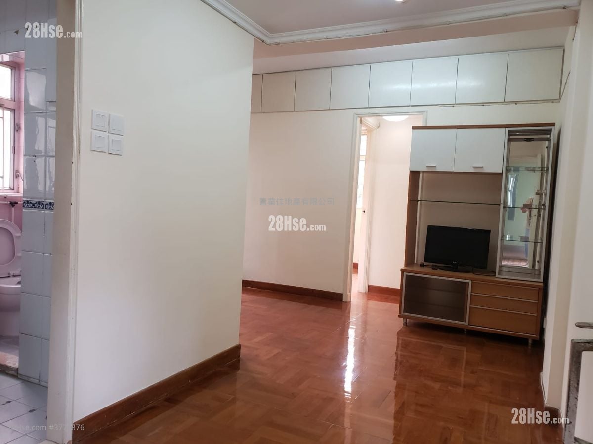 Chinese Mansion Sell 2 Bedrooms , 1 Bathroom 417 ft²