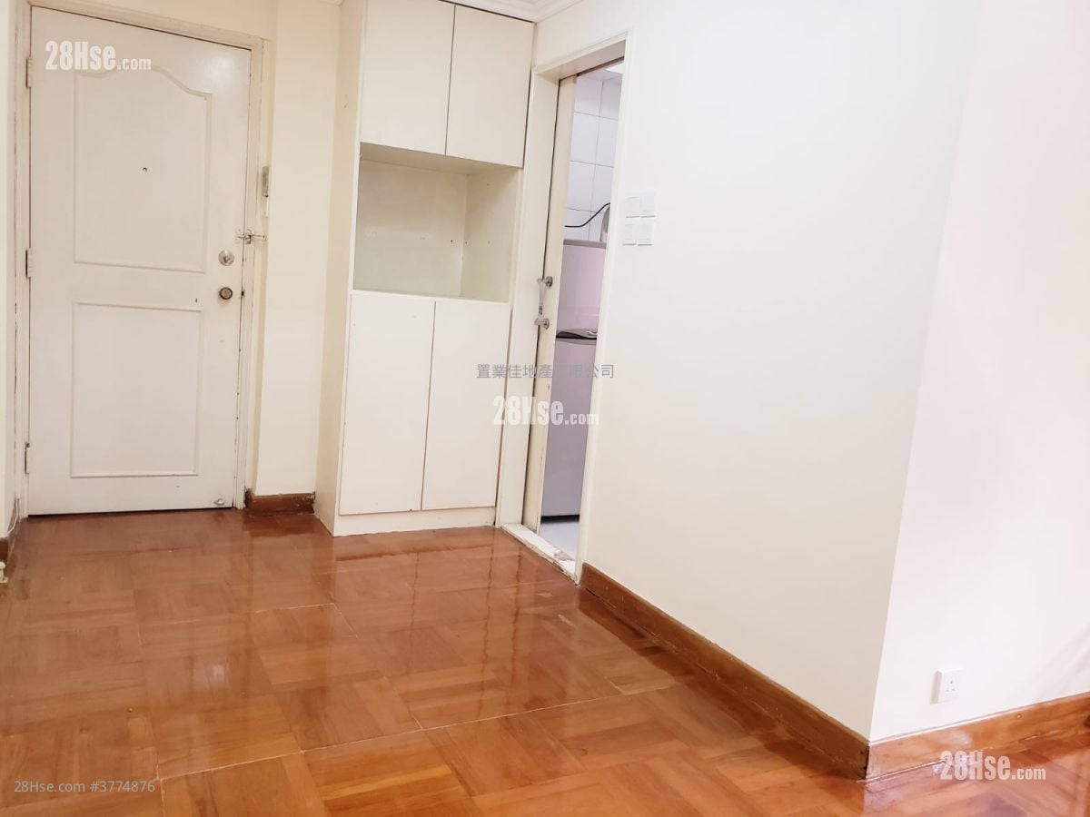 Chinese Mansion Sell 2 Bedrooms , 1 Bathroom 417 ft²