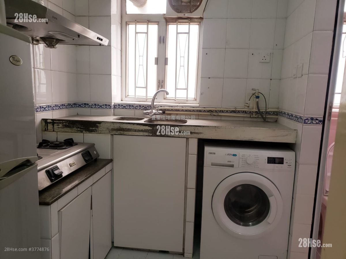 Chinese Mansion Sell 2 Bedrooms , 1 Bathroom 417 ft²