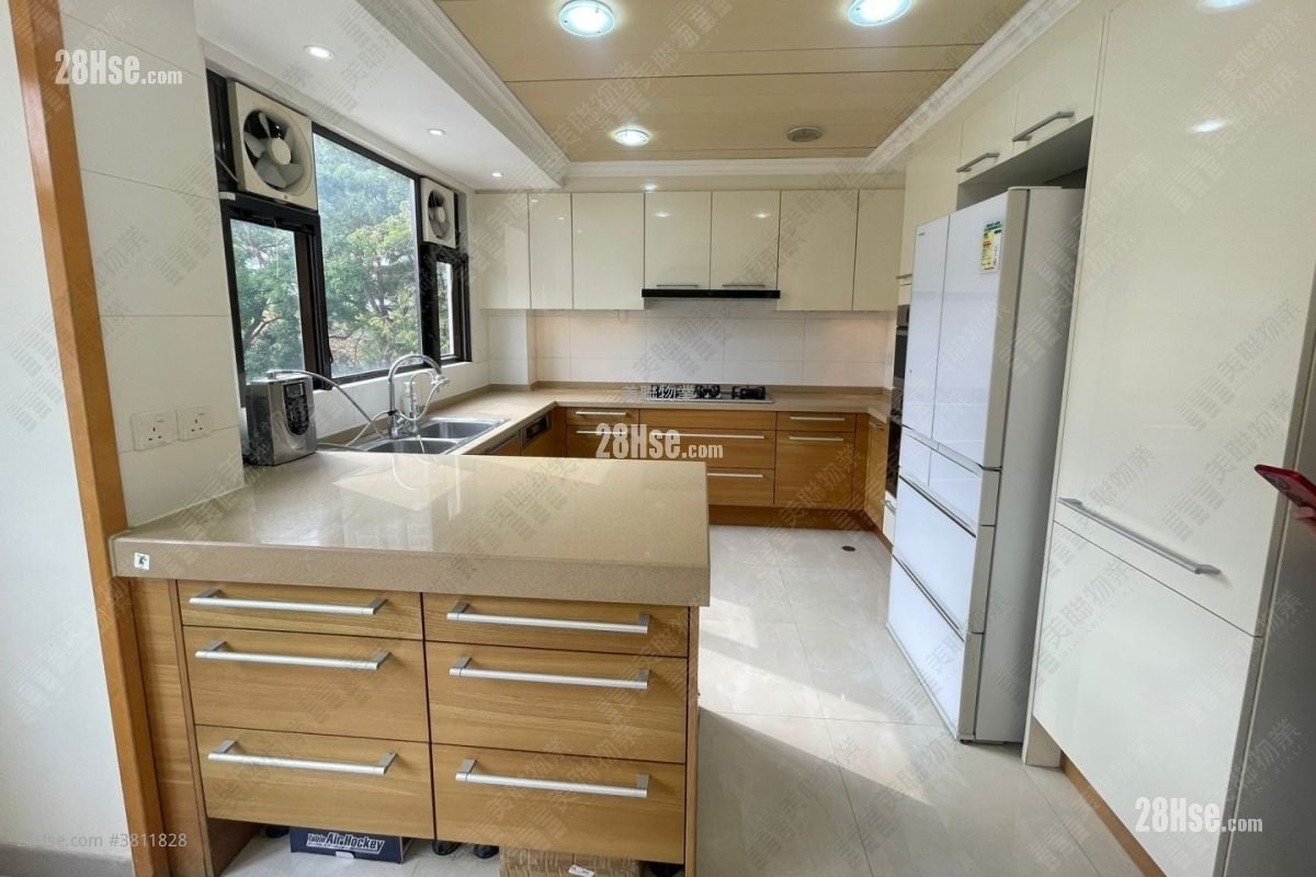 Eden Garden Sell 1,089 ft²