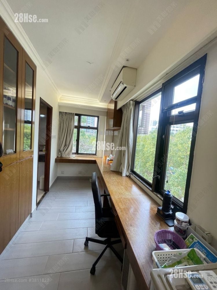 Eden Garden Sell 1,089 ft²