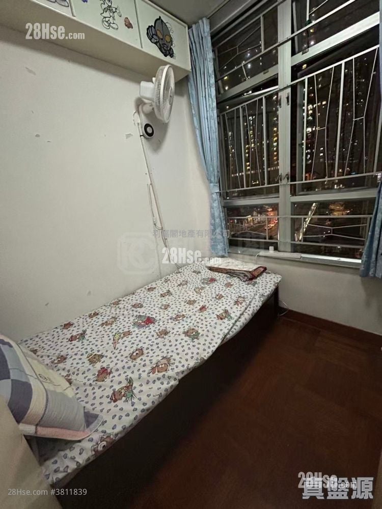 Yuk Ming Court Sell 2 Bedrooms , 1 Bathroom 440 ft²