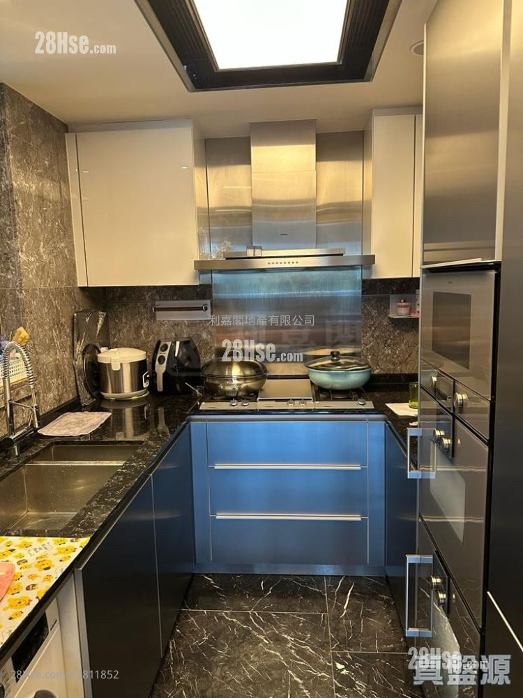 Ultima Rental 3 Bedrooms 1,143 ft²