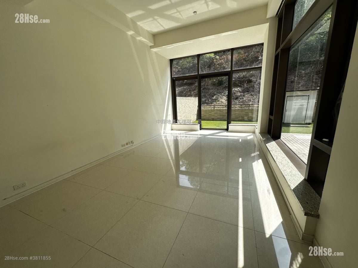 Crescendo Sell 4 Bedrooms , 5+ Bathrooms 1,646 ft²