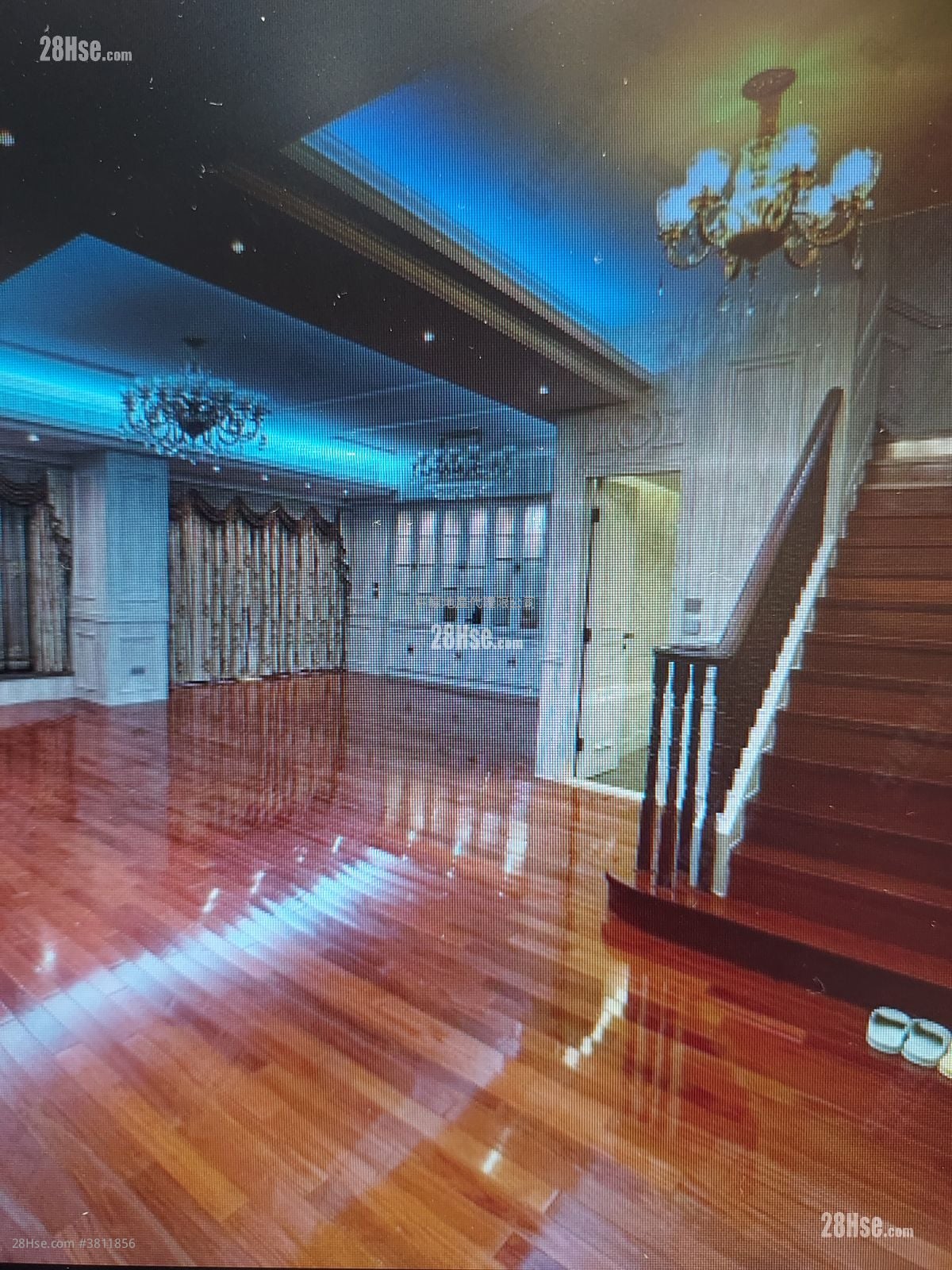 Double Cove Sell 5+ Bedrooms 3,089 ft²