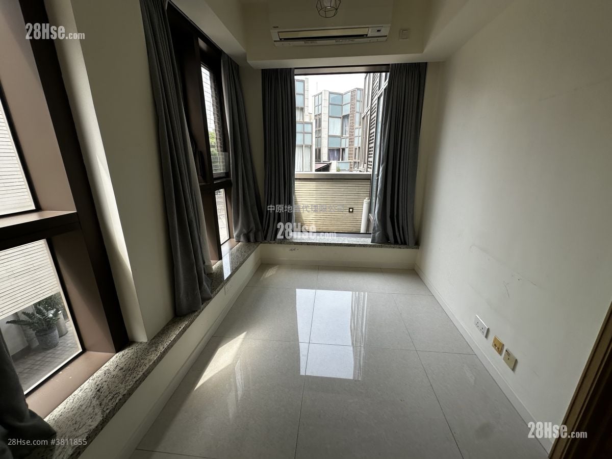 Crescendo Sell 4 Bedrooms , 5+ Bathrooms 1,646 ft²