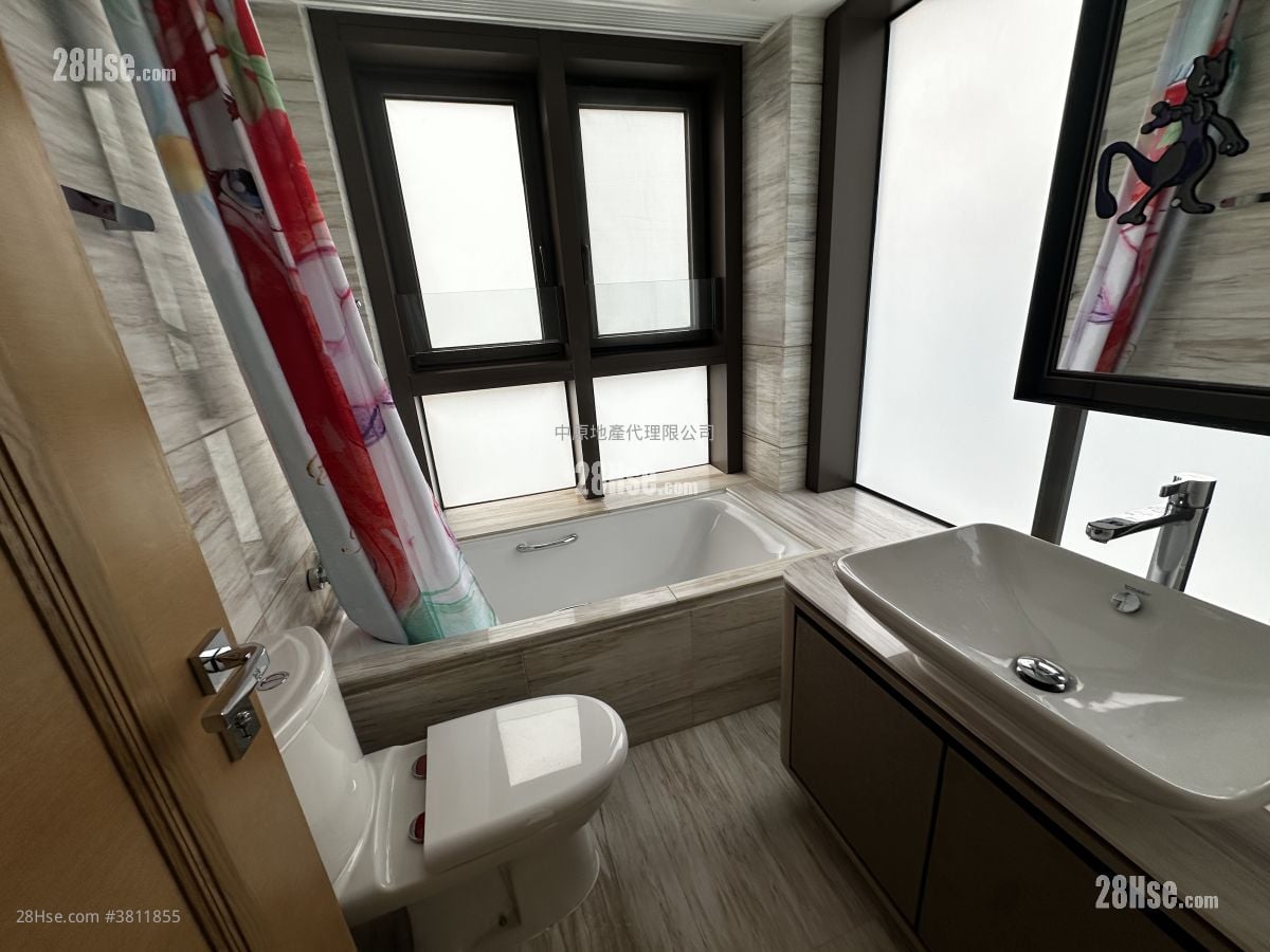 Crescendo Sell 4 Bedrooms , 5+ Bathrooms 1,646 ft²