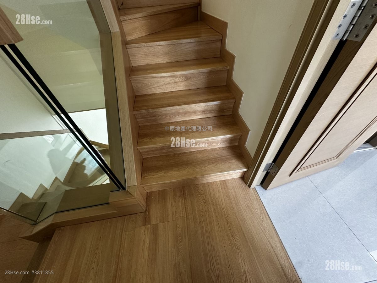 Crescendo Sell 4 Bedrooms , 5+ Bathrooms 1,646 ft²