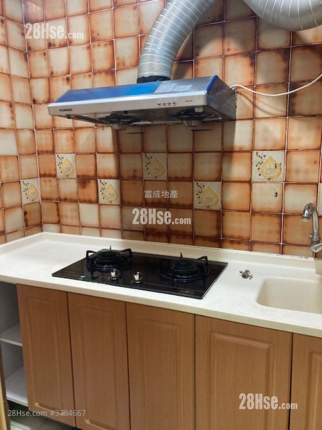 Ho Shun Yee Building Sell 2 Bedrooms , 1 Bathroom 266 ft²