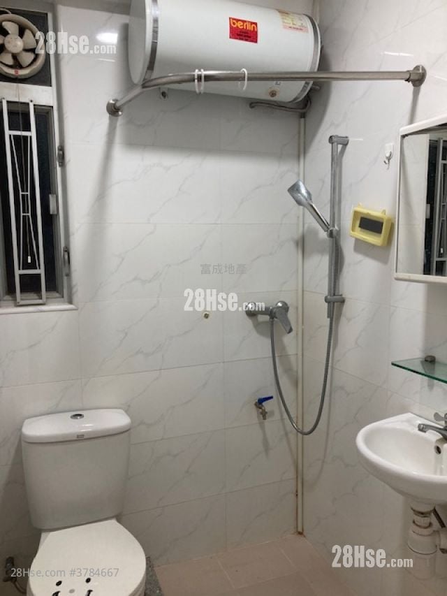 Ho Shun Yee Building Sell 2 Bedrooms , 1 Bathroom 266 ft²