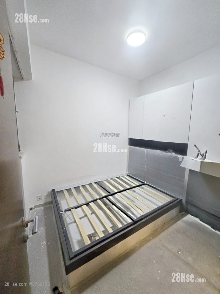 Billionnaire Avant Rental 3 Bedrooms , 2 Bathrooms 628 ft²