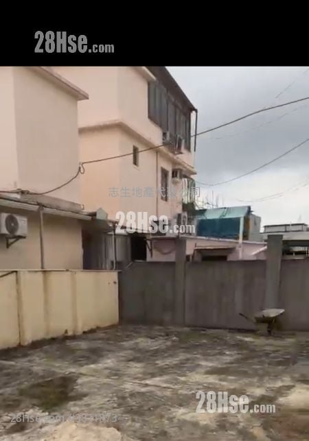 Land Rental 1,500 ft²