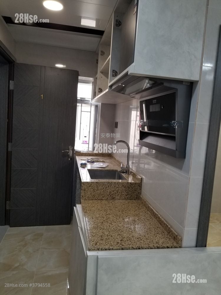 Mascot House Rental 2 Bedrooms , 1 Bathroom 350 ft²