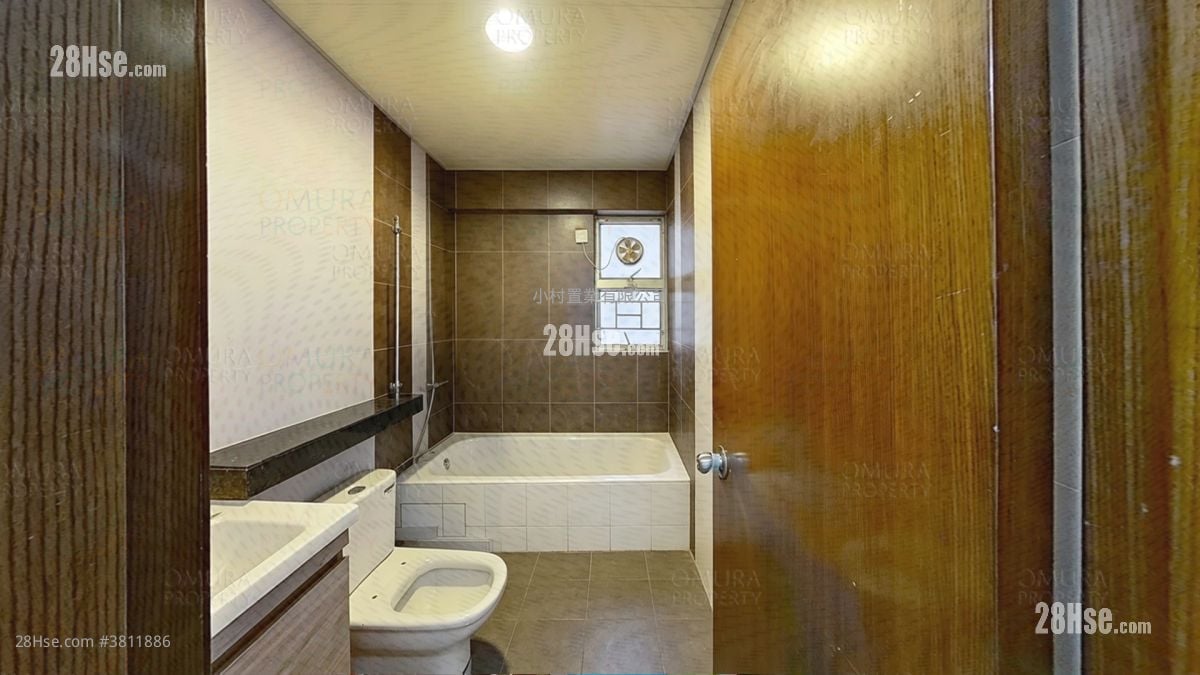 浴室: 丽城花园 售盘 3 房 , 2 浴室 668 平方尺