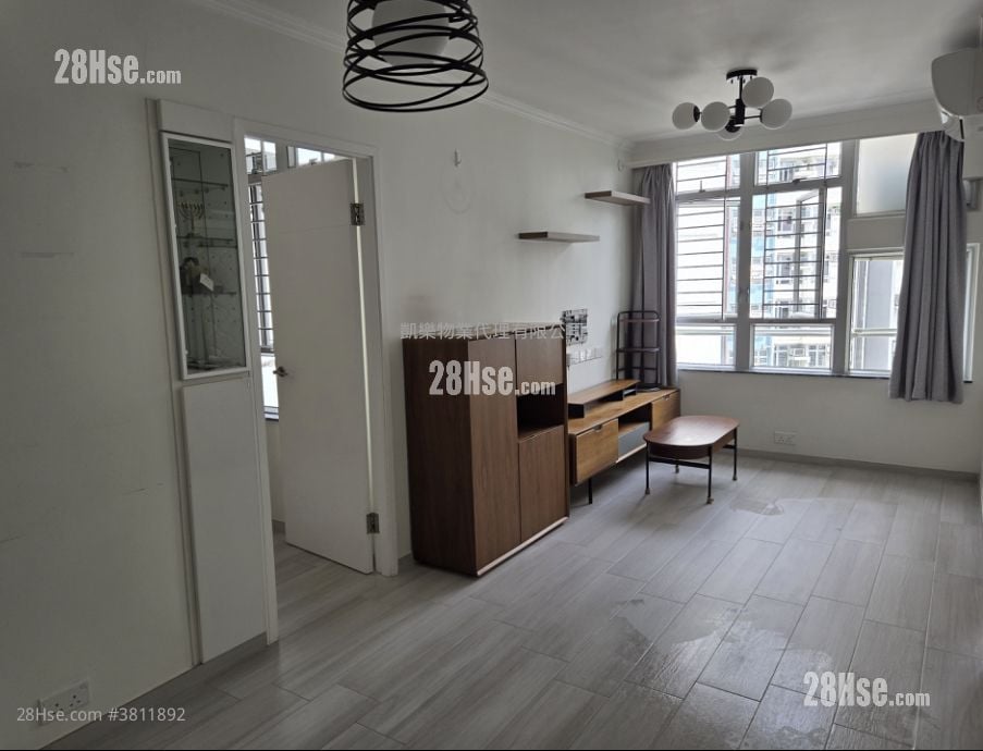 Choi Hing Court Sell 2 Bedrooms 437 ft²