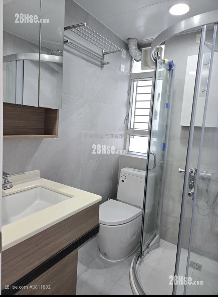 彩兴苑 售盘 2 房 437 平方尺