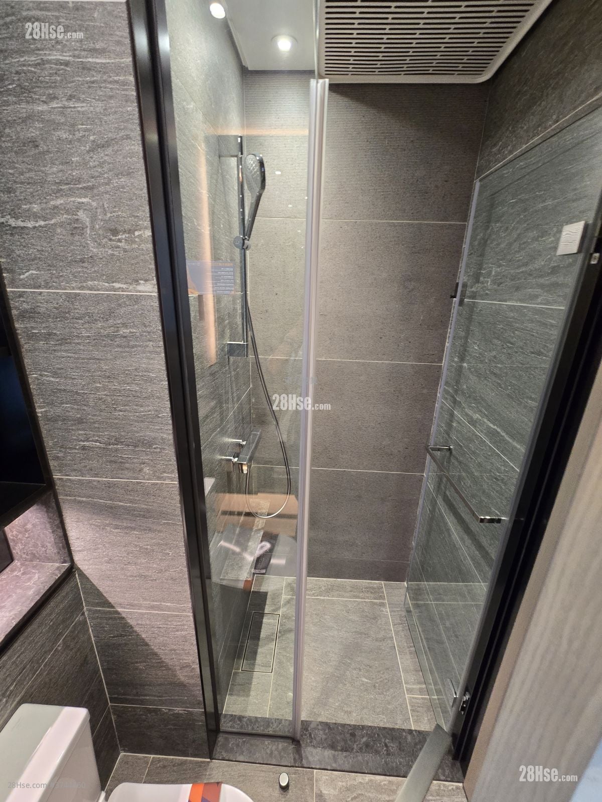 Kennedy 38 租盘 开放式间隔 , 1 浴室 264 平方尺