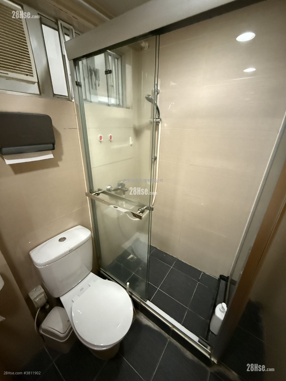 Whampoa Garden Sell 2 Bedrooms , 1 Bathroom 389 ft²