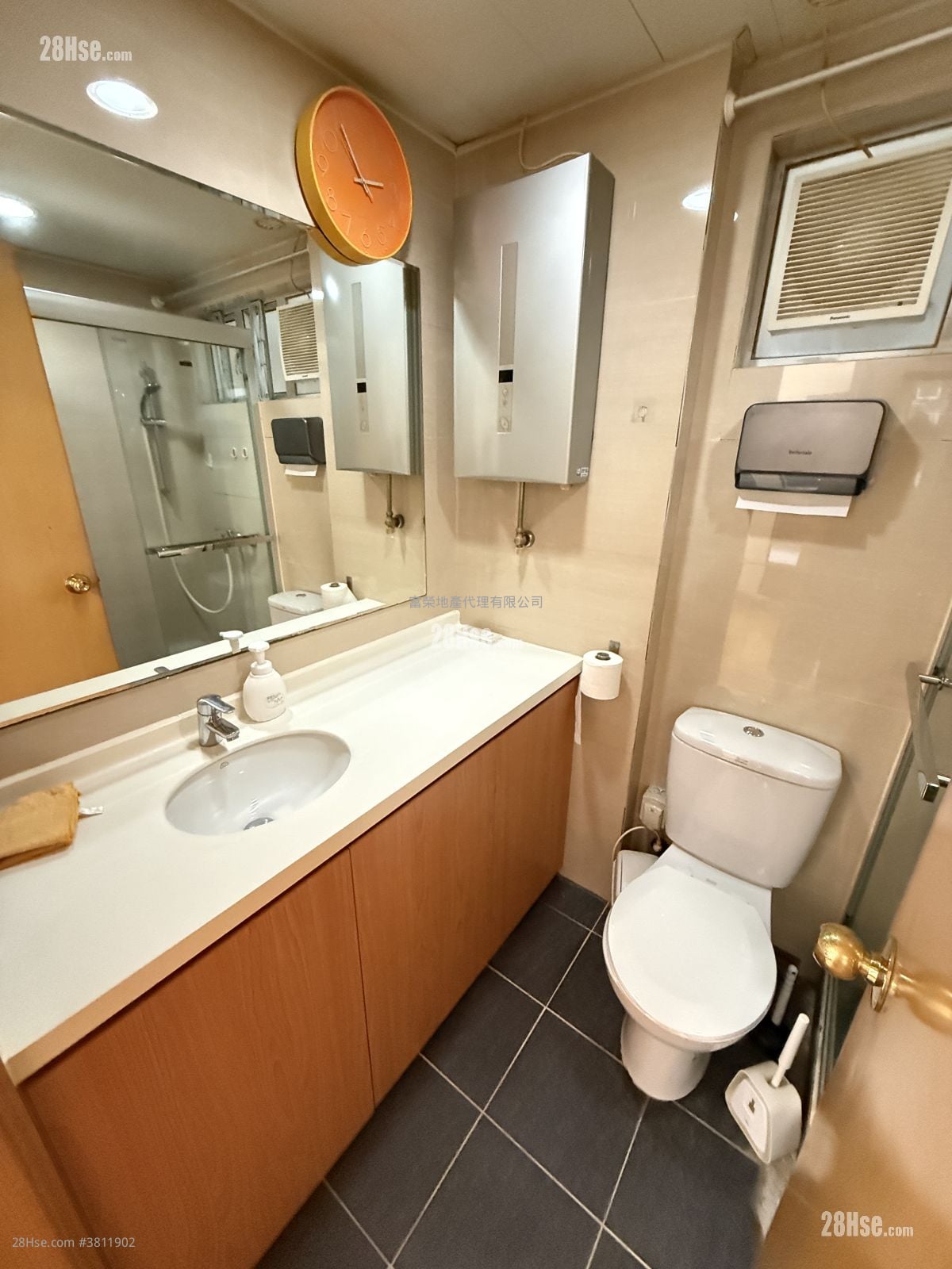 Whampoa Garden Sell 2 Bedrooms , 1 Bathroom 389 ft²