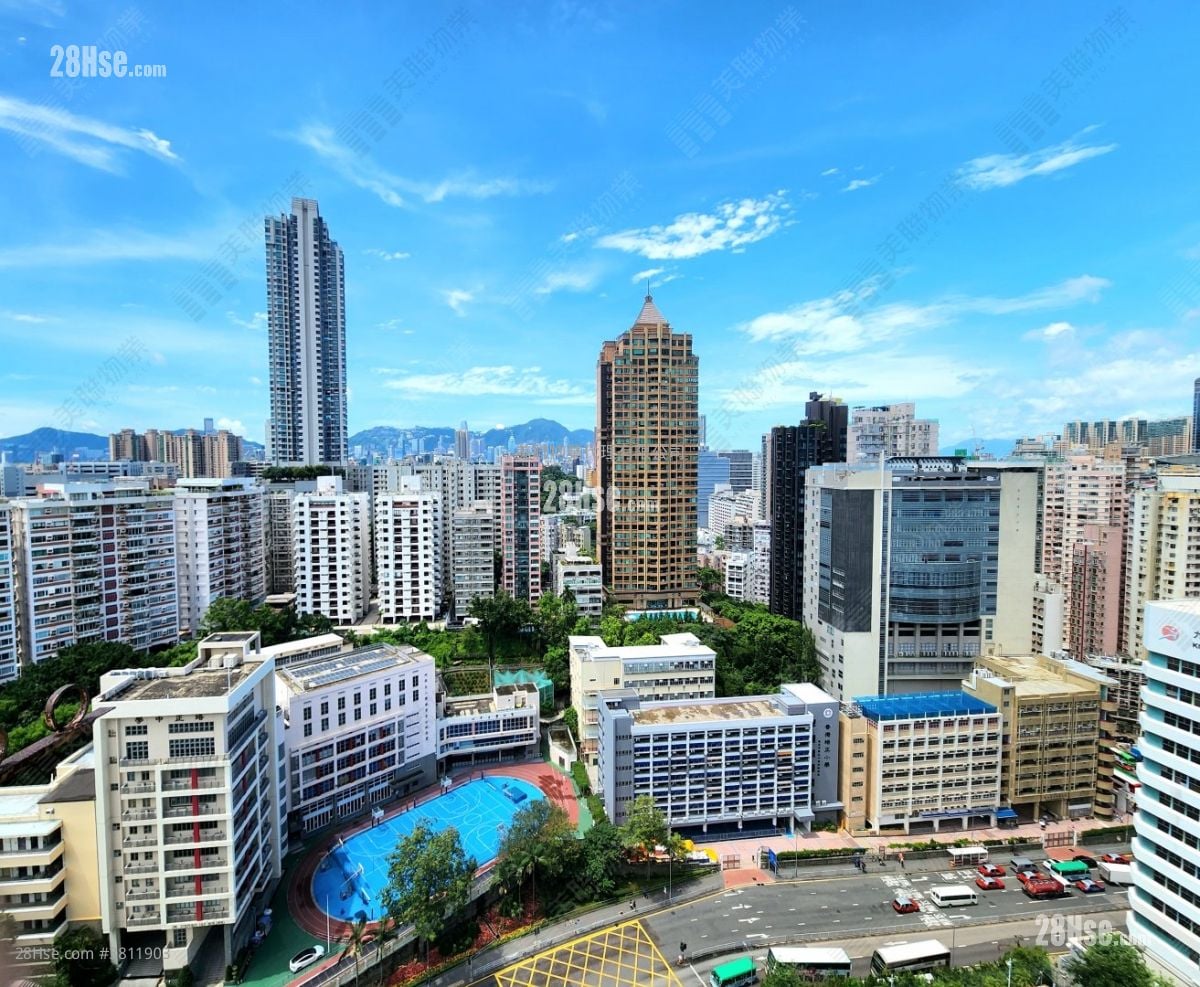 Crystal Court Sell 3 Bedrooms 712 ft²