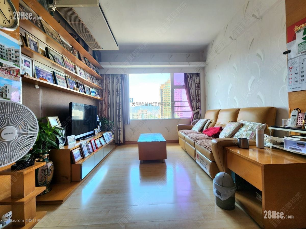 Crystal Court Sell 3 Bedrooms 712 ft²