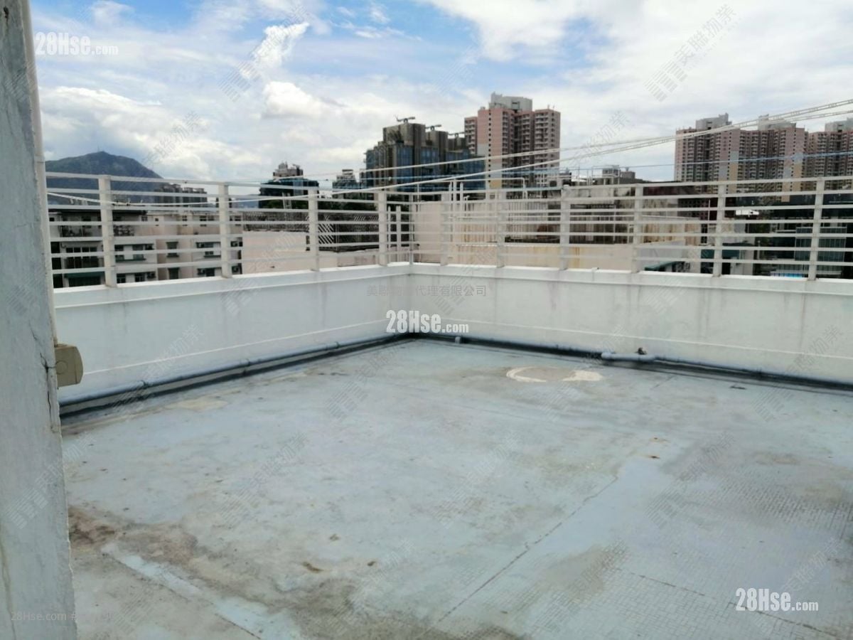 Crystal Court Sell 3 Bedrooms 712 ft²