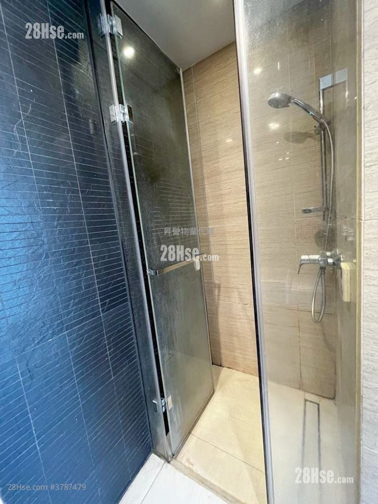 傲形 租盘 1 房 , 1 浴室 247 平方尺