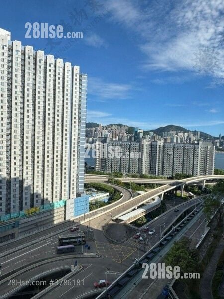 The Metropolis Residence Rental 2 Bedrooms 492 ft²