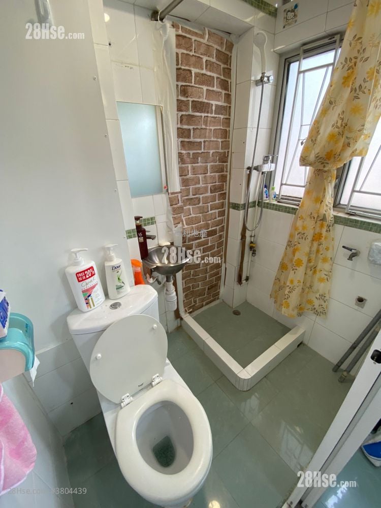 单幢楼房 租盘 2 房 , 1 浴室 262 平方尺