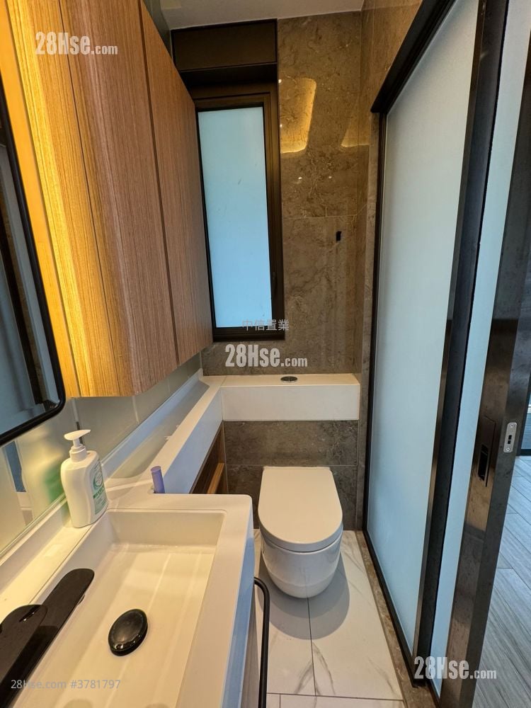 The Vantage Rental Studio , 1 Bathroom 218 ft²