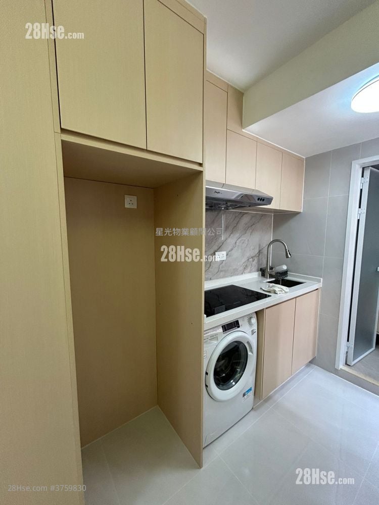 Kin On Mansion Sell 2 Bedrooms , 1 Bathroom 320 ft²