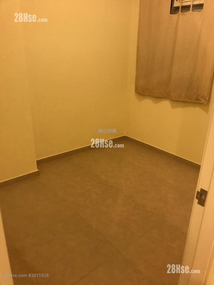 英皇大楼 售盘 2 房 , 1 浴室 498 平方尺