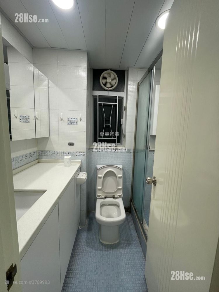 Whampoa Garden Sell 3 Bedrooms , 2 Bathrooms 639 ft²