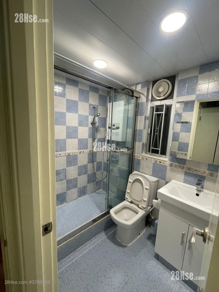 Whampoa Garden Sell 3 Bedrooms , 2 Bathrooms 639 ft²