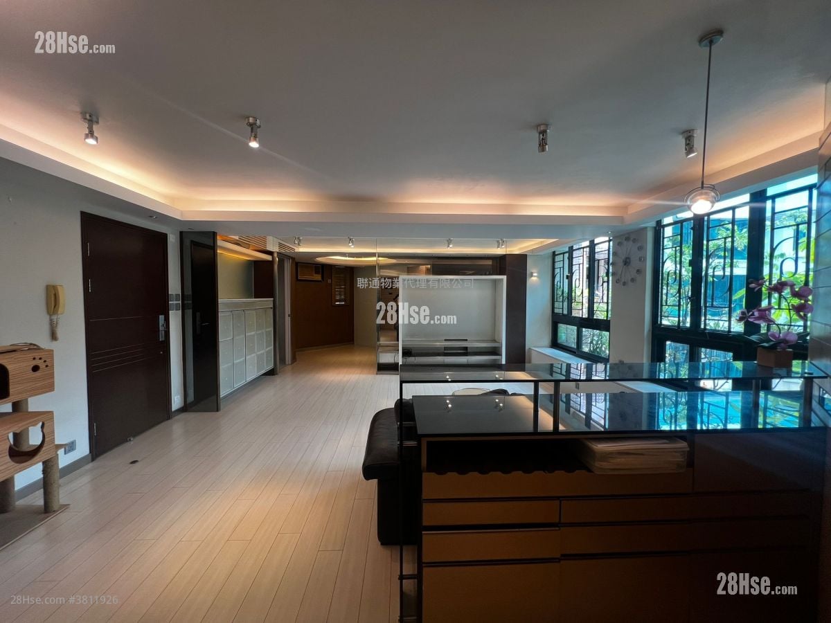 单幢楼房 售盘 5+ 房 , 4 浴室 1,504 平方尺