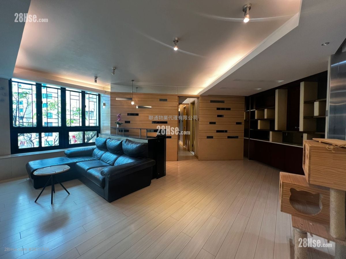 单幢楼房 售盘 5+ 房 , 4 浴室 1,504 平方尺