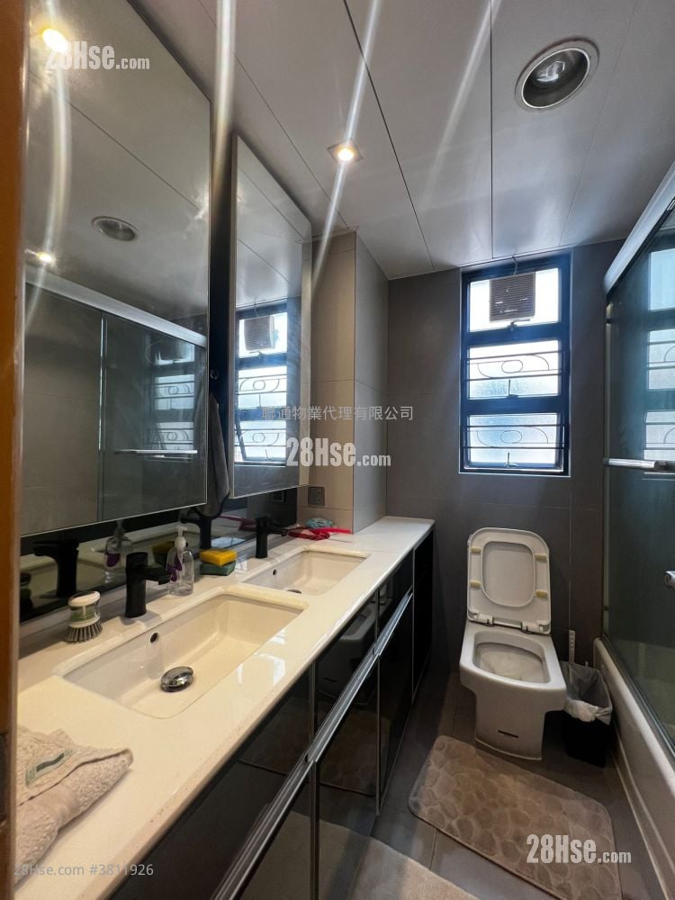 单幢楼房 售盘 5+ 房 , 4 浴室 1,504 平方尺