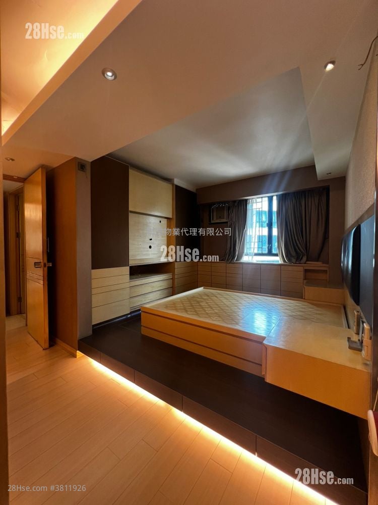 单幢楼房 售盘 5+ 房 , 4 浴室 1,504 平方尺