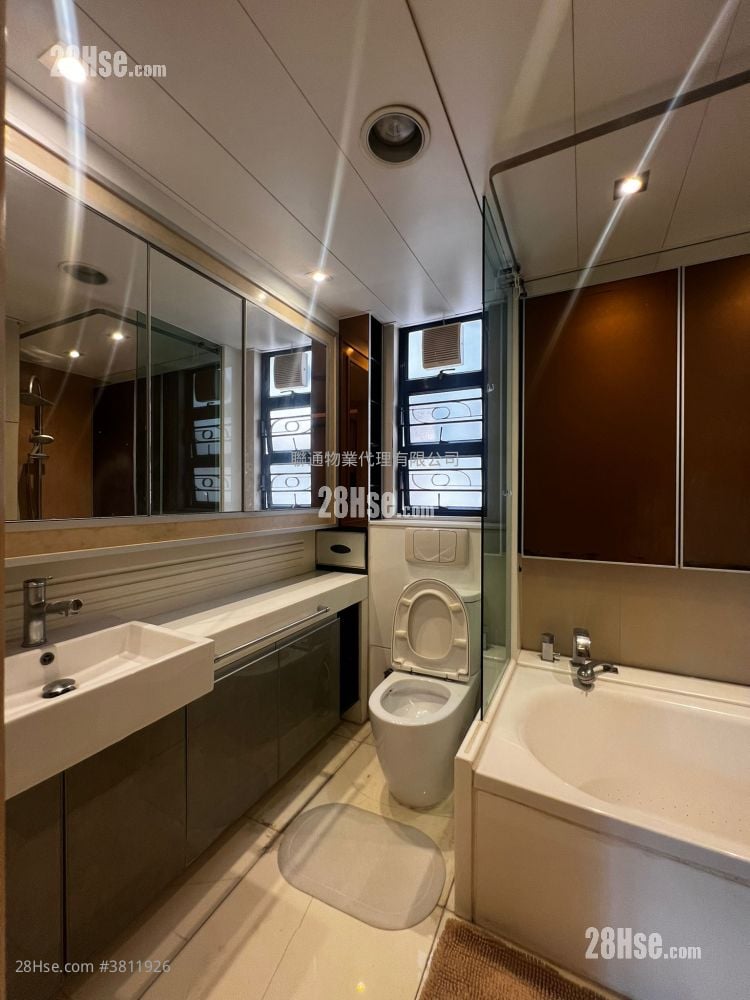 单幢楼房 售盘 5+ 房 , 4 浴室 1,504 平方尺