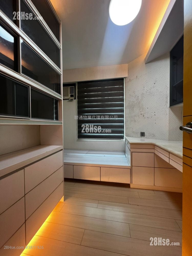 单幢楼房 售盘 5+ 房 , 4 浴室 1,504 平方尺